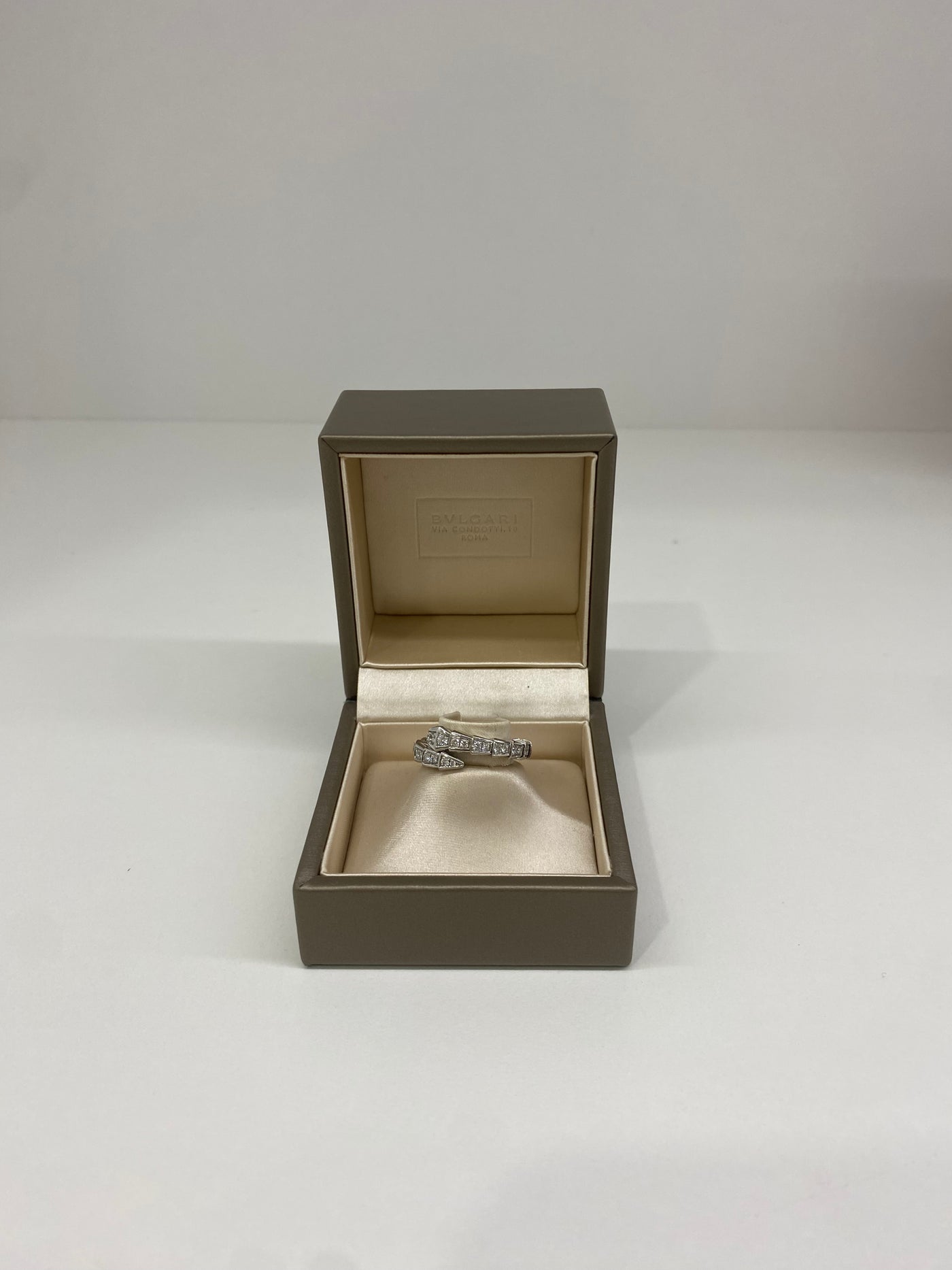 Bulgari Serpenti ring - White gold with diamonds - Large