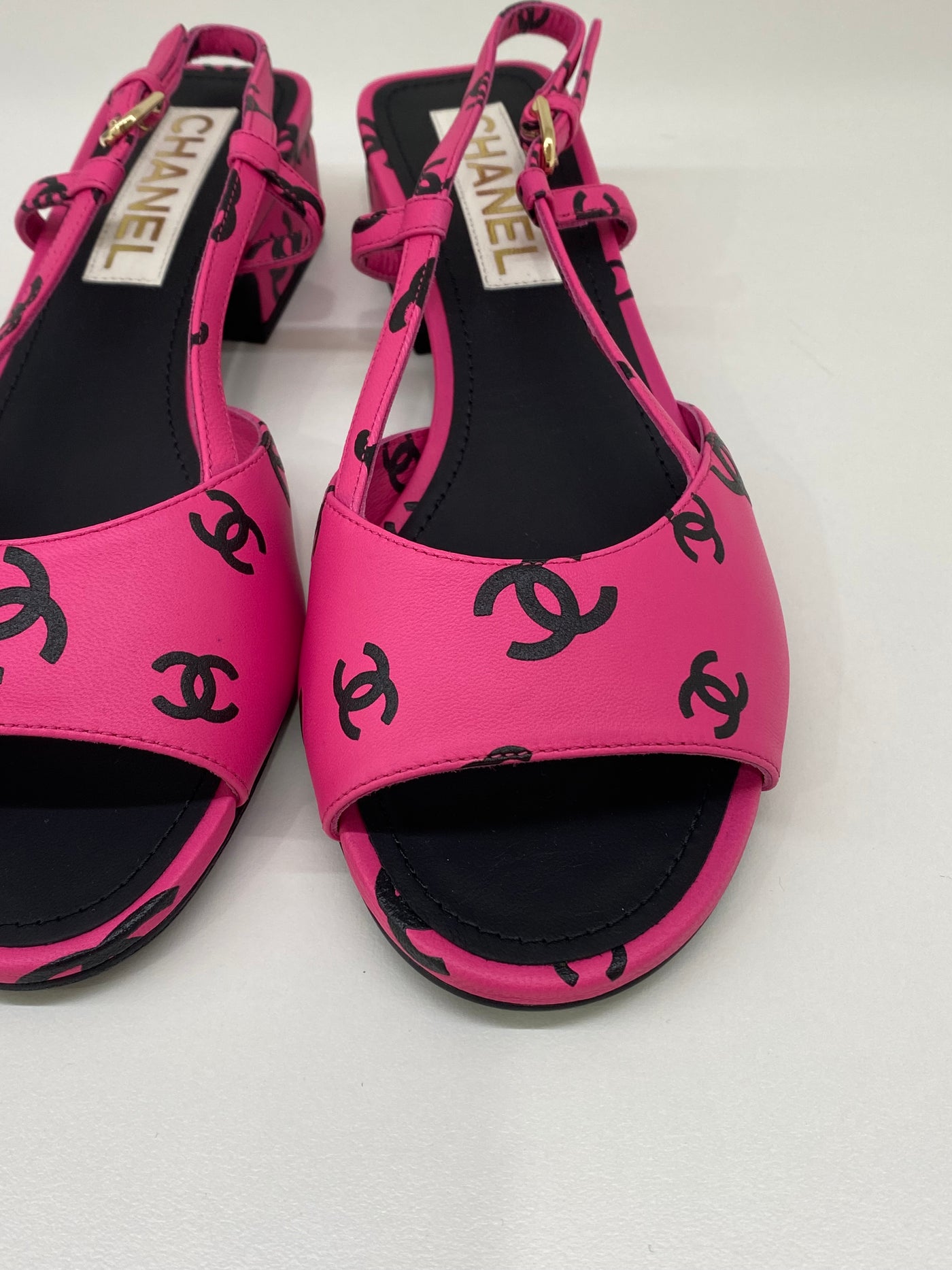 Chanel Slingbacks Pink and Black Size 38C