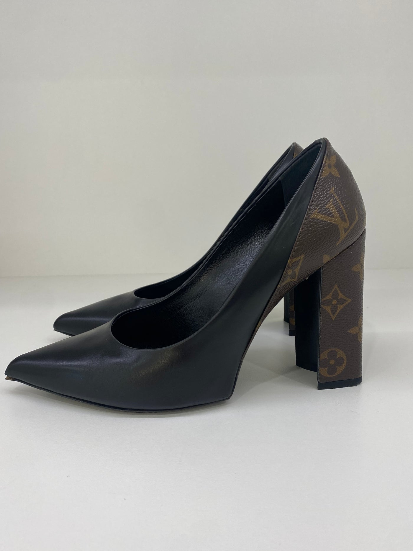 Louis Vuitton High Heels Black & Monogram 37