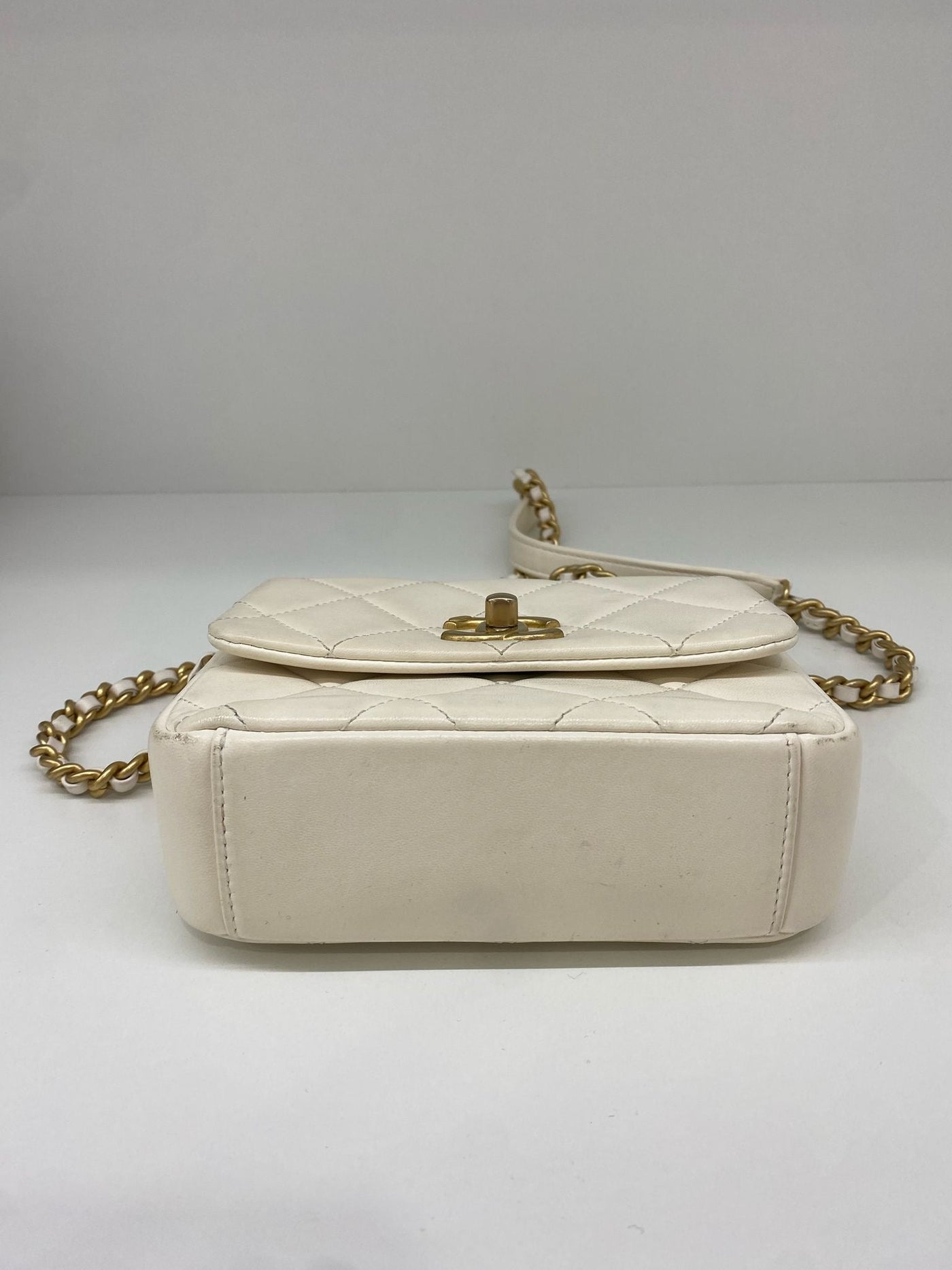 Chanel Cream Cross Body Bag Lambskin GHW