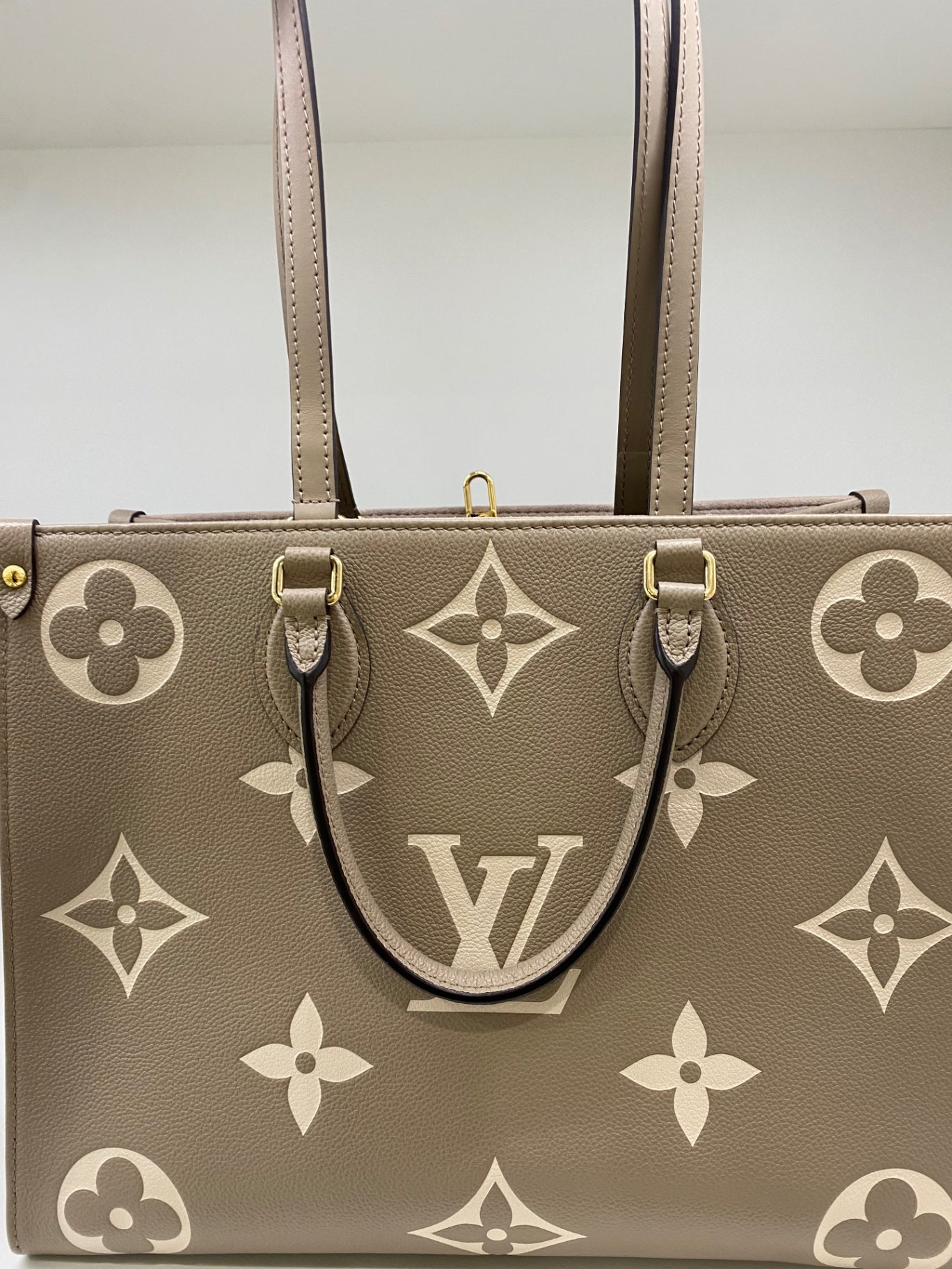 Louis Vuitton Handbag Beige
