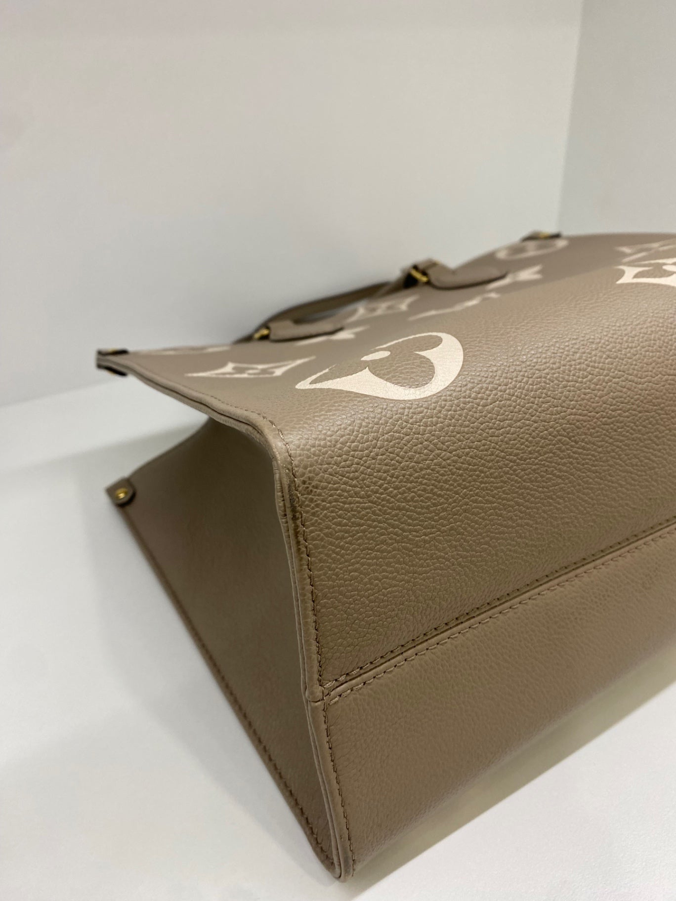 Louis Vuitton Handbag Beige