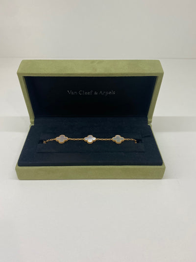 Van Cleef & Arpels Jewelry Set White and Gold