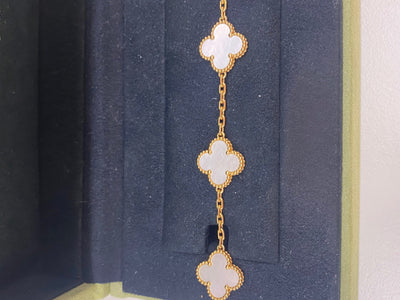 Van Cleef & Arpels Jewelry Set White and Gold