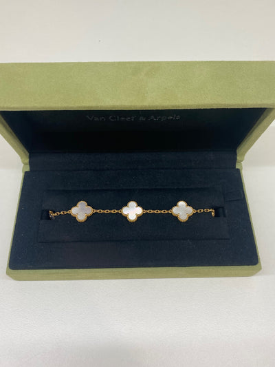 Van Cleef & Arpels Jewelry Set White and Gold