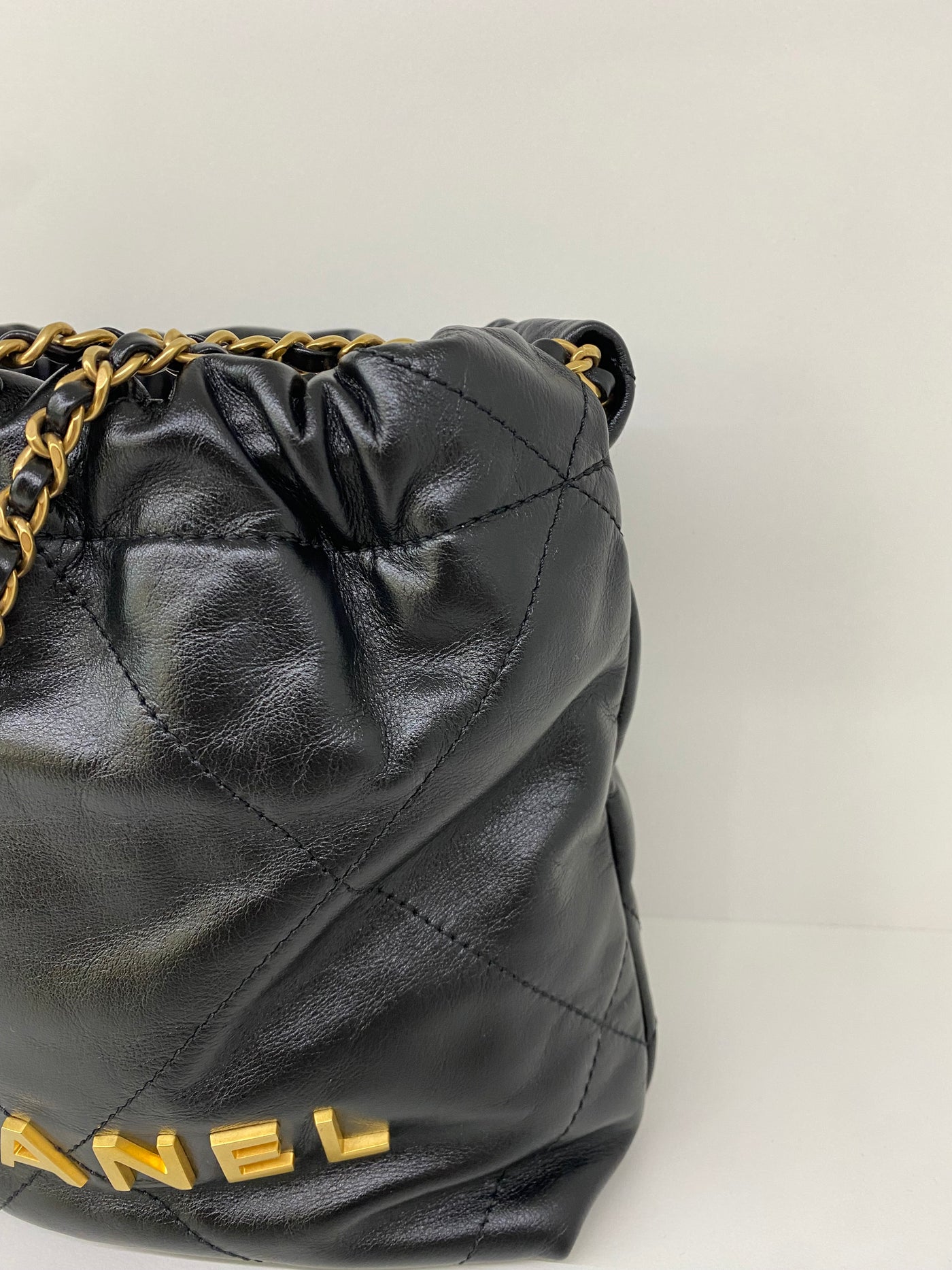Chanel 22 Mini Black GHW (microchipped)