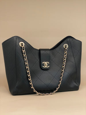 Chanel Tote Small Black 2026 Style CGHW
