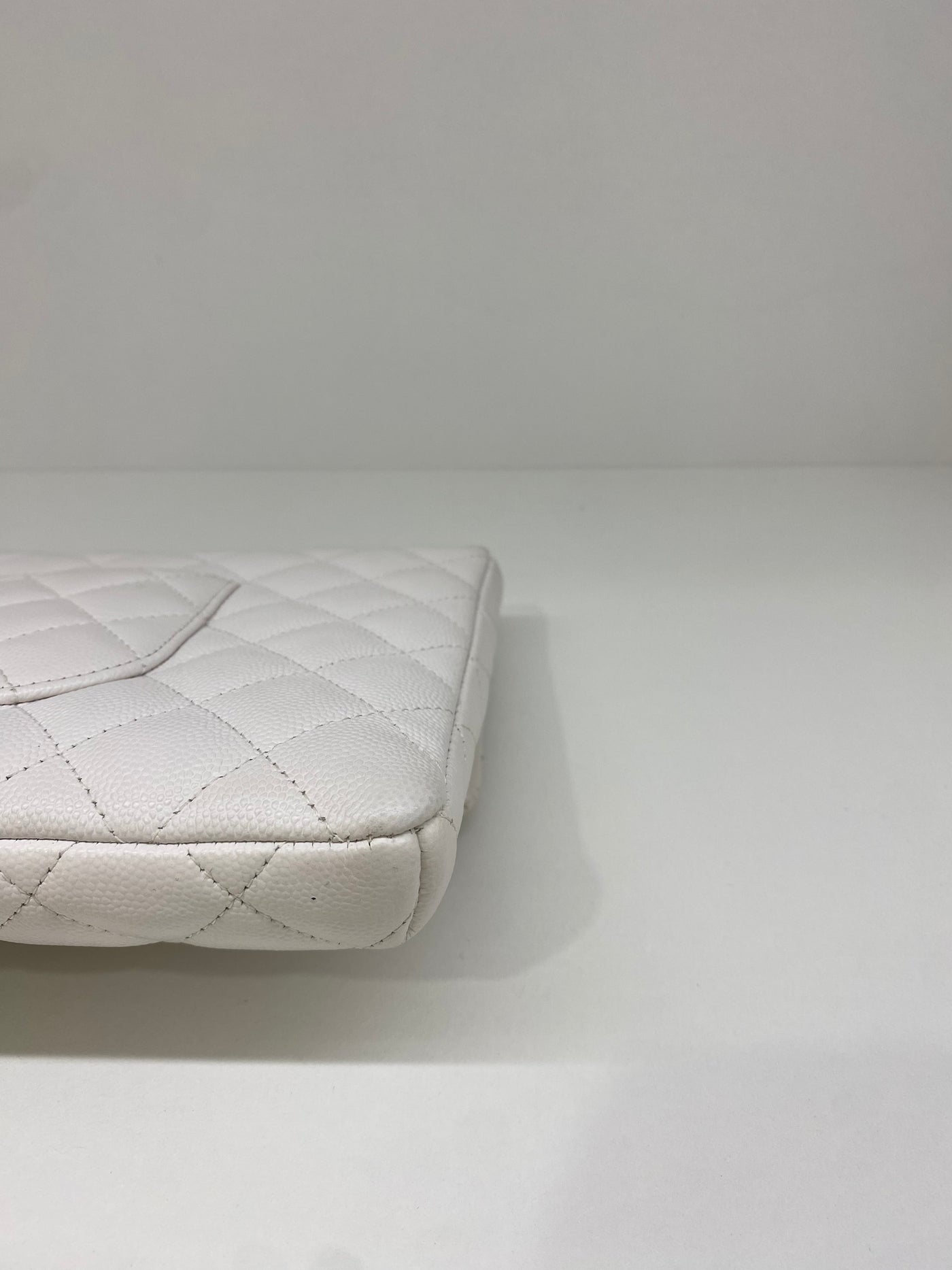 Chanel Clutch Off-White GHW