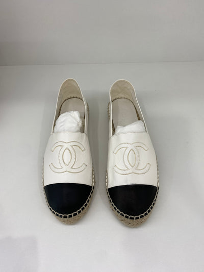 Chanel Espadrilles White Leather Size 37