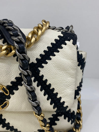 Chanel 19 Bag Small White/Black