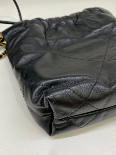 Chanel 22 Mini Black GHW (microchipped)