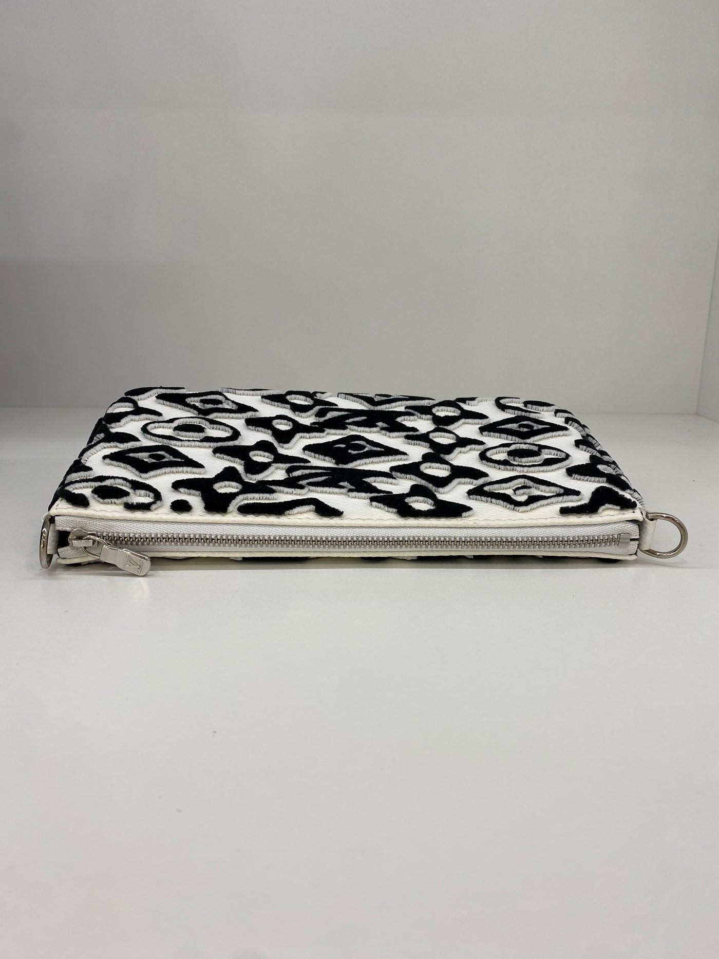 Louis Vuitton X Urs Fischer Pochette Black & White SHW