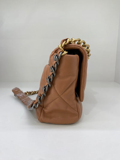 Chanel 19 Caramel Medium