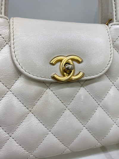Chanel Kelly Cream GHW