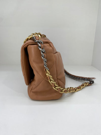 Chanel 19 Caramel Medium