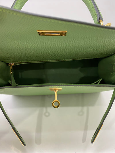 Hermès Kelly 25 Sellier Vert Criquet GHW