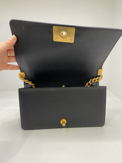 Chanel Boy Bag Black Caviar Medium GHW