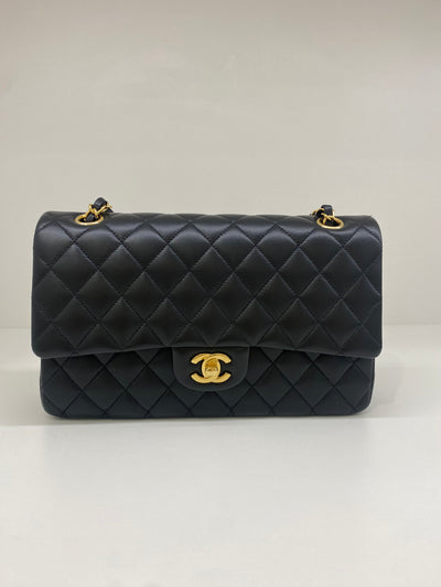 Chanel Classic Flap - Medium Black GHW (microchipped)
