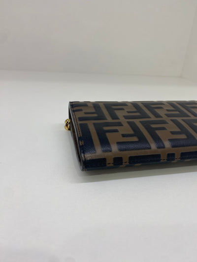 Fendi Continental With Chain