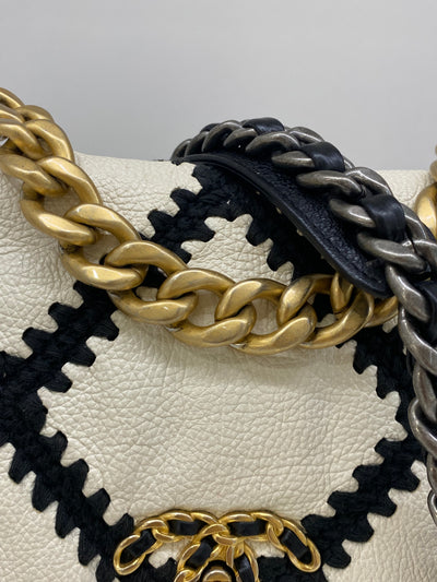 Chanel 19 Bag Small White/Black