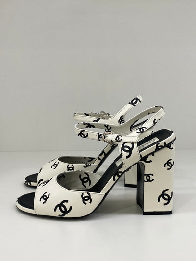 Chanel Black/White Logo Heels Size 40