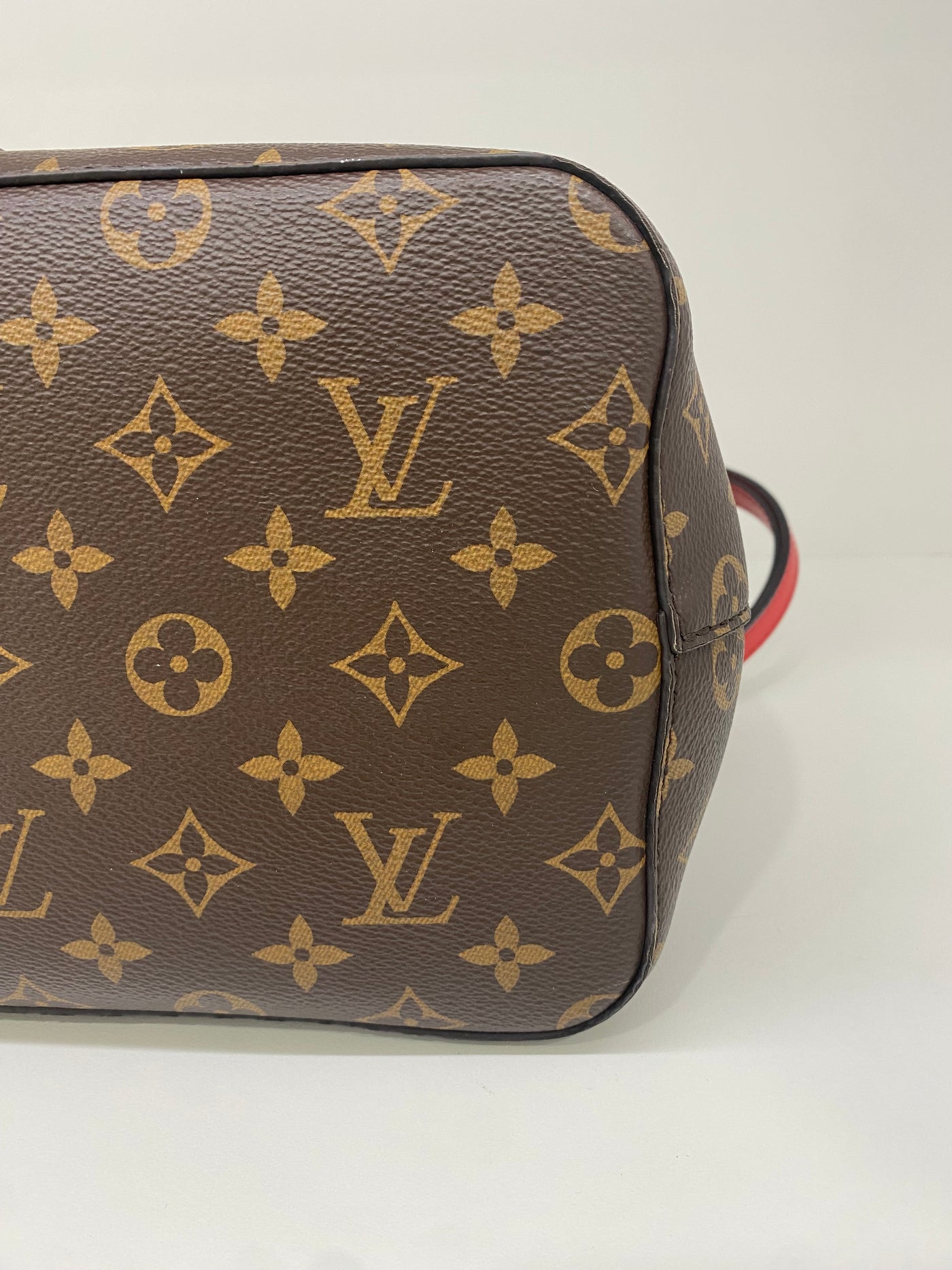 Louis Vuitton NeoNoe MM Red Interior