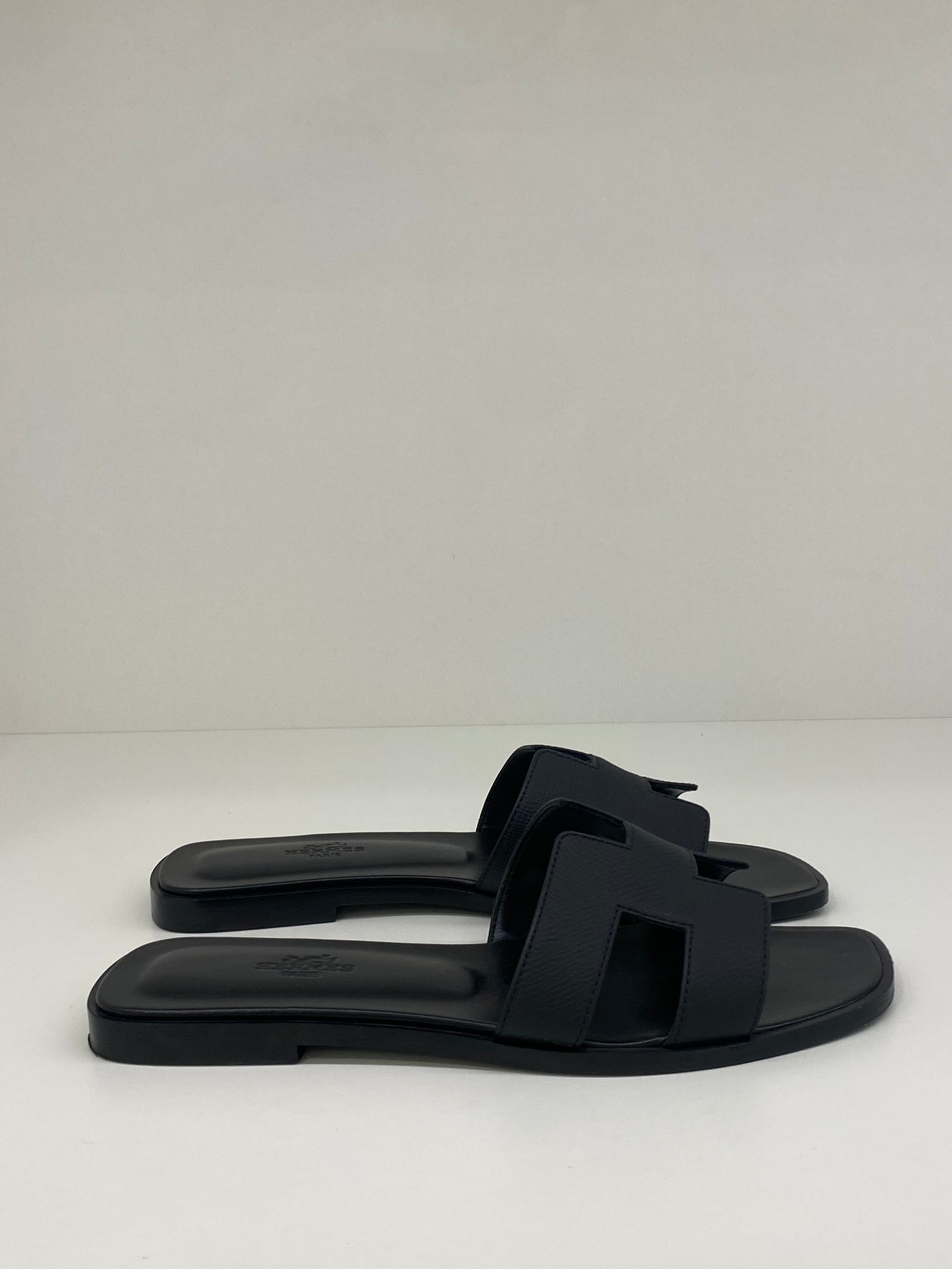 Hermes Black Oran Size 37.5