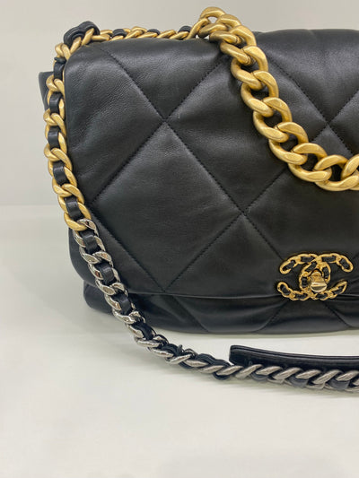 Chanel 19 Maxi Flap Black Lambskin