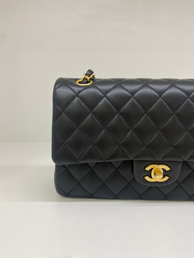 Chanel Classic Flap - Medium Black GHW