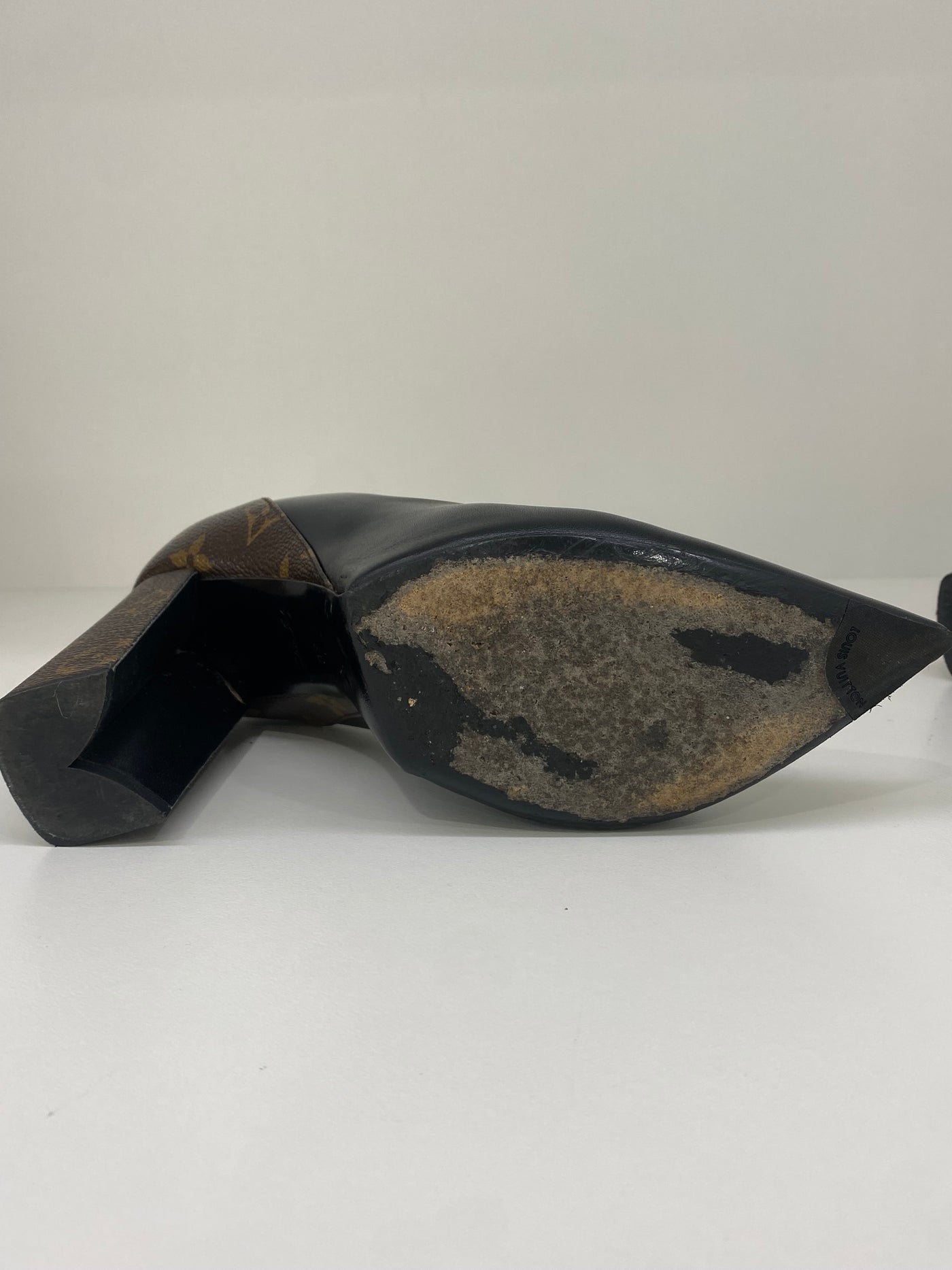 Louis Vuitton High Heels Black & Monogram 37