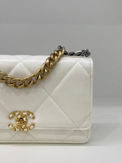 Chanel 19 WOC White Lambskin