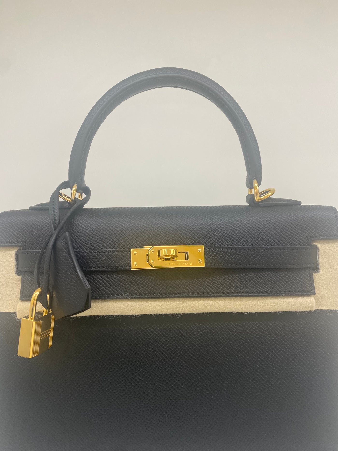 Hermes Kelly 25 - Black GHW (U Stamp)