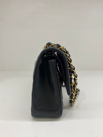 Chanel Classic Flap - Medium Black GHW (microchipped)