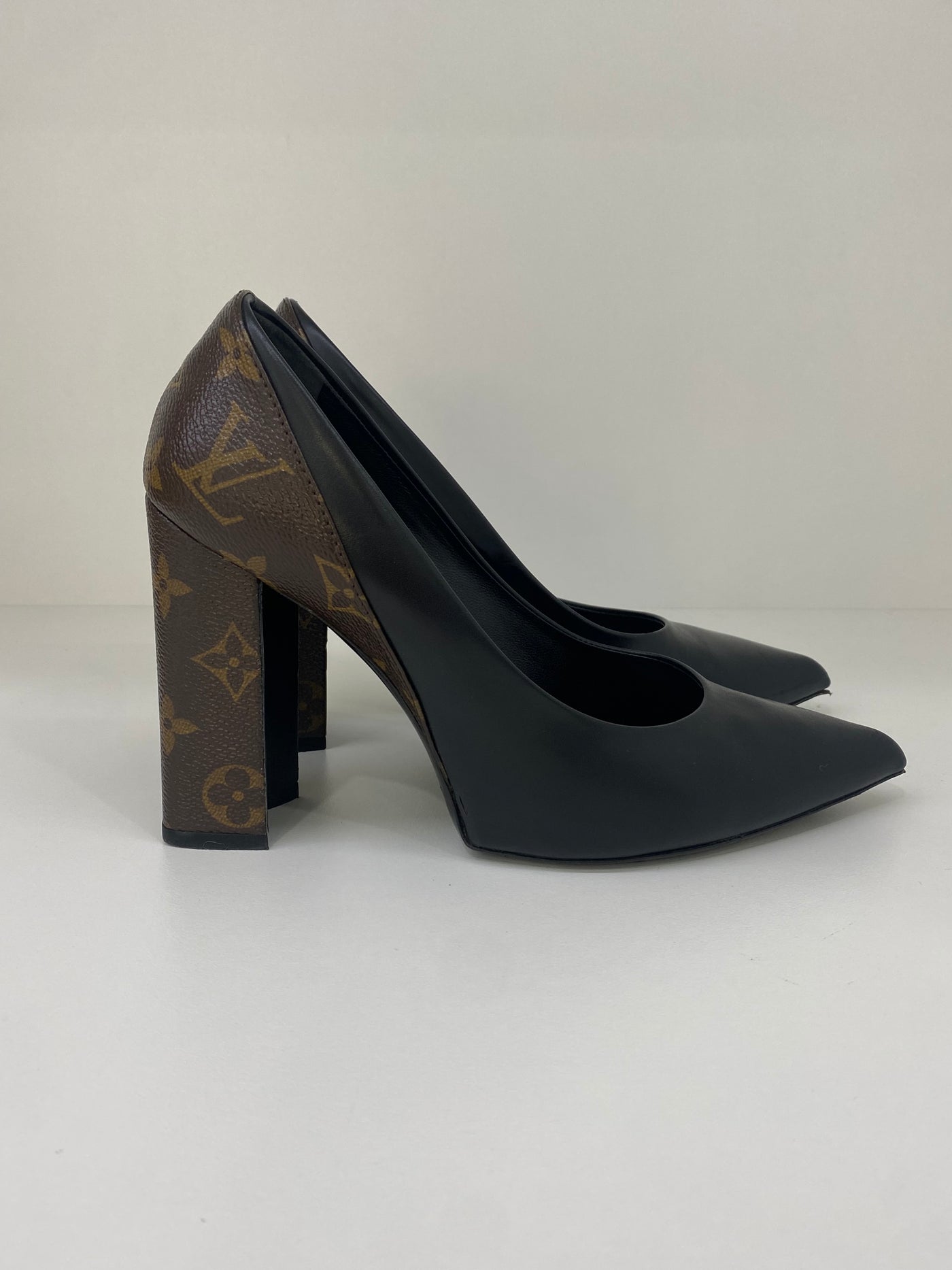 Louis Vuitton High Heels Black & Monogram 37