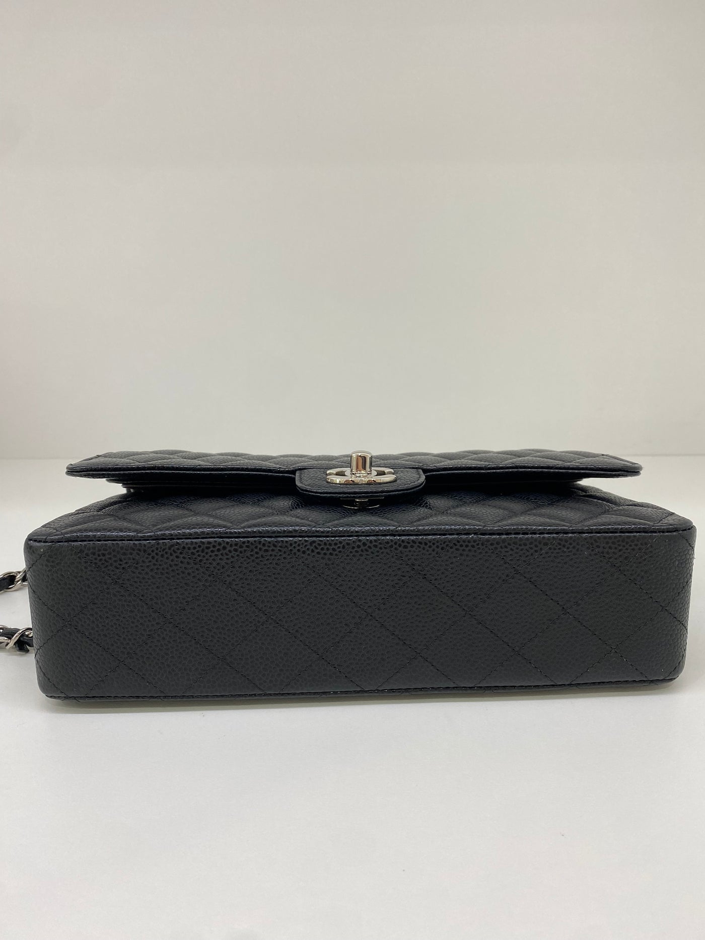 Chanel Classic Flap Medium Black Caviar SHW