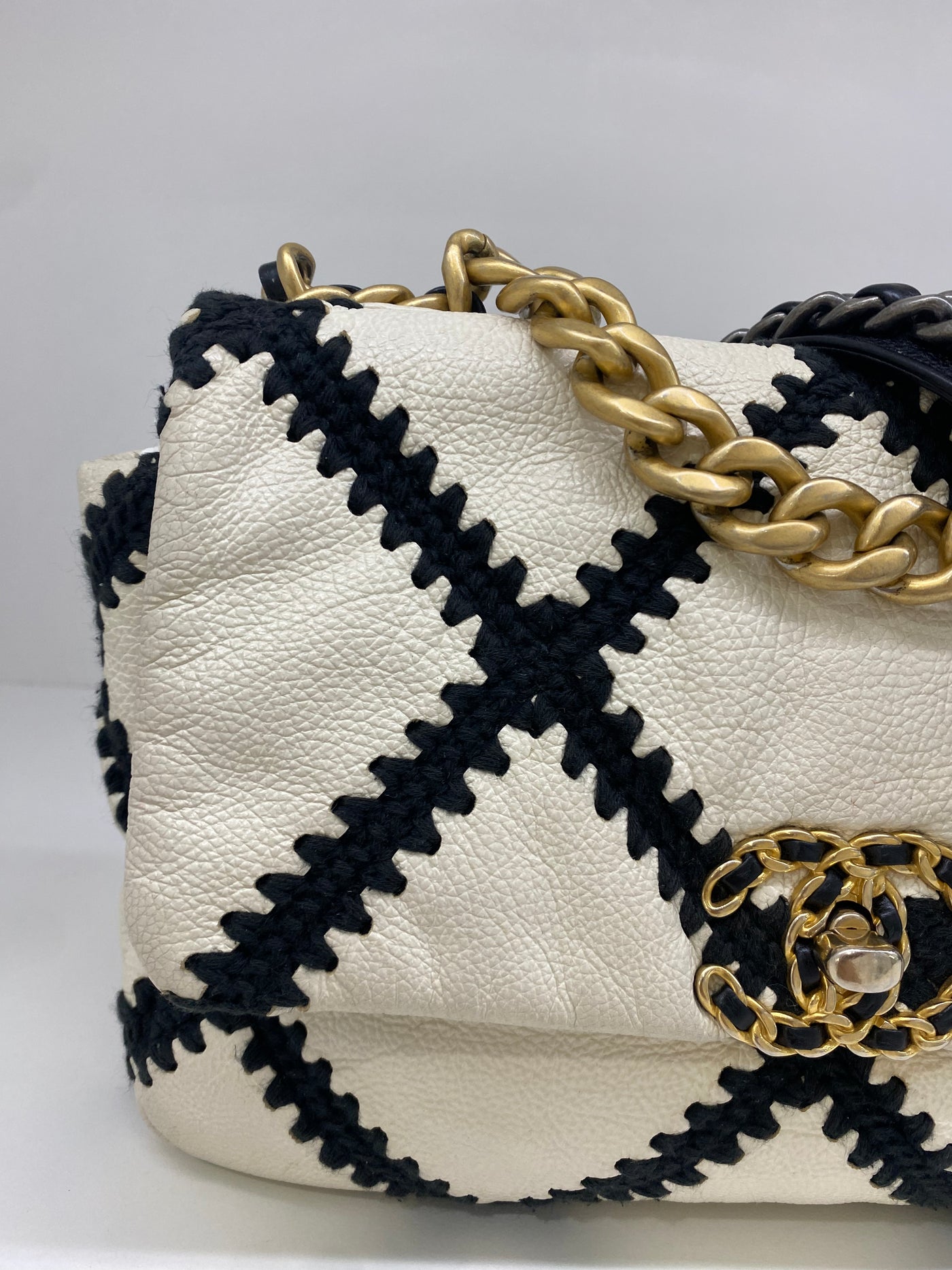 Chanel 19 Bag Large White/Black