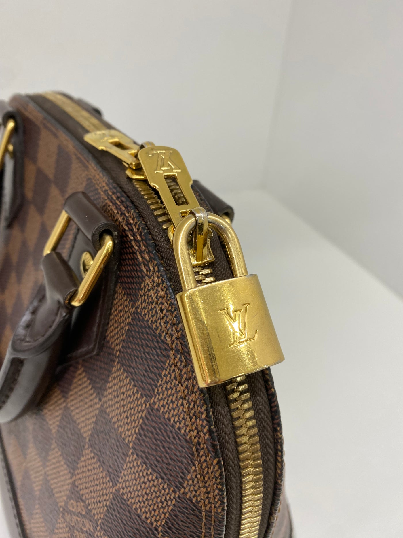 Louis Vuitton Alma BB Damier