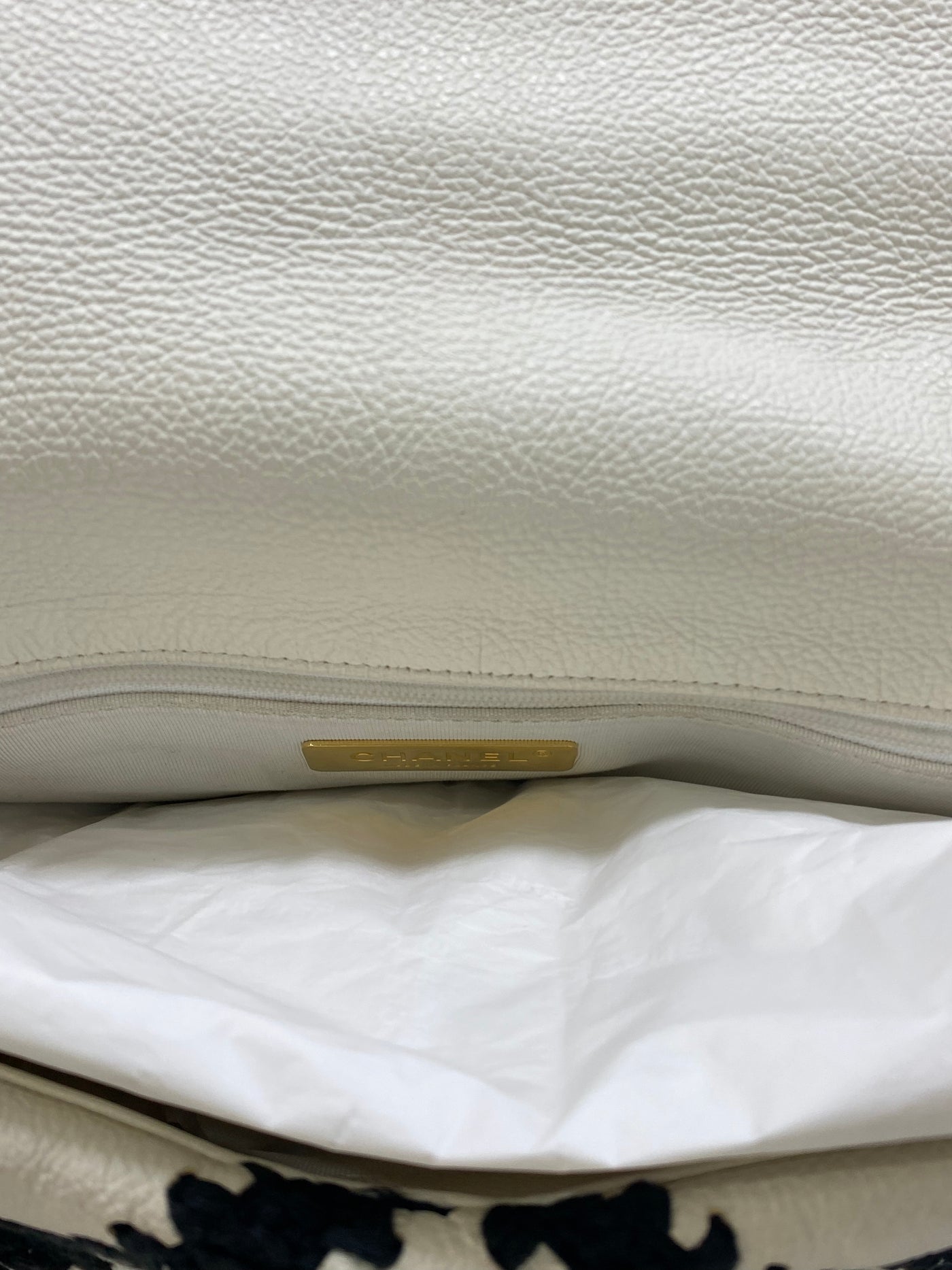 Chanel 19 Bag Small White/Black