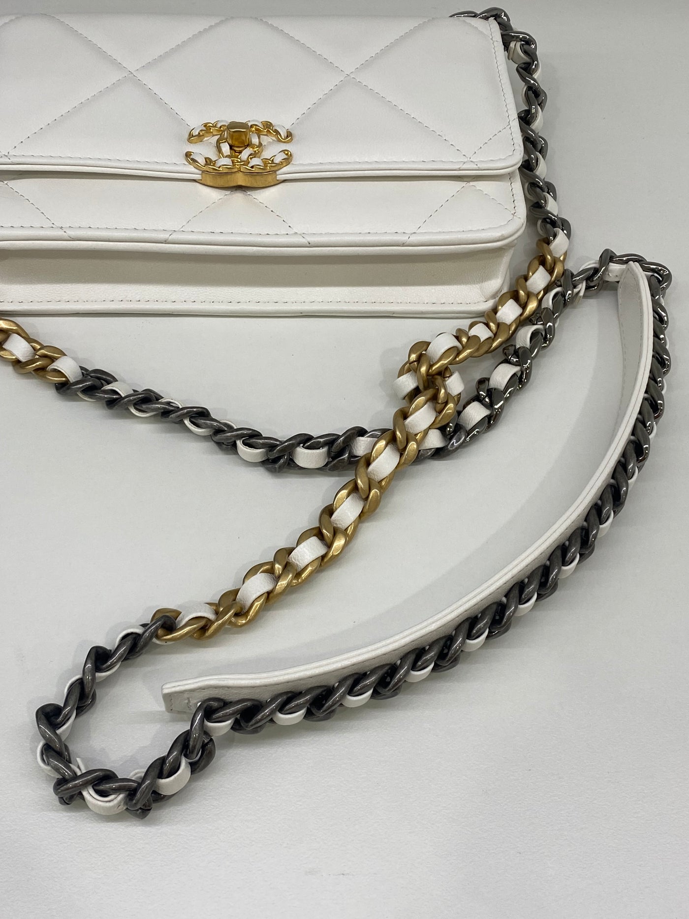 Chanel 19 WOC White Lambskin