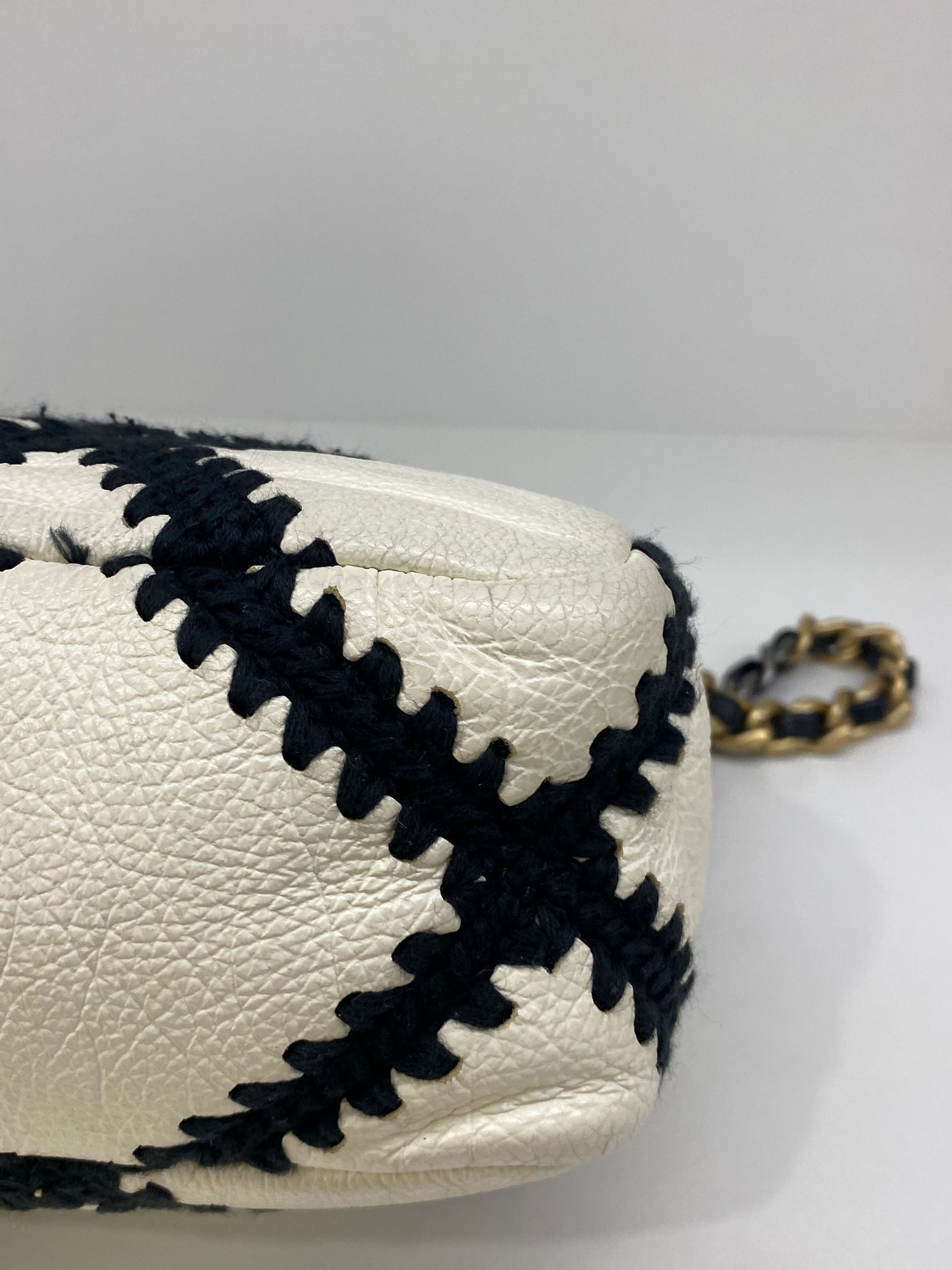Chanel 19 Bag Small White/Black
