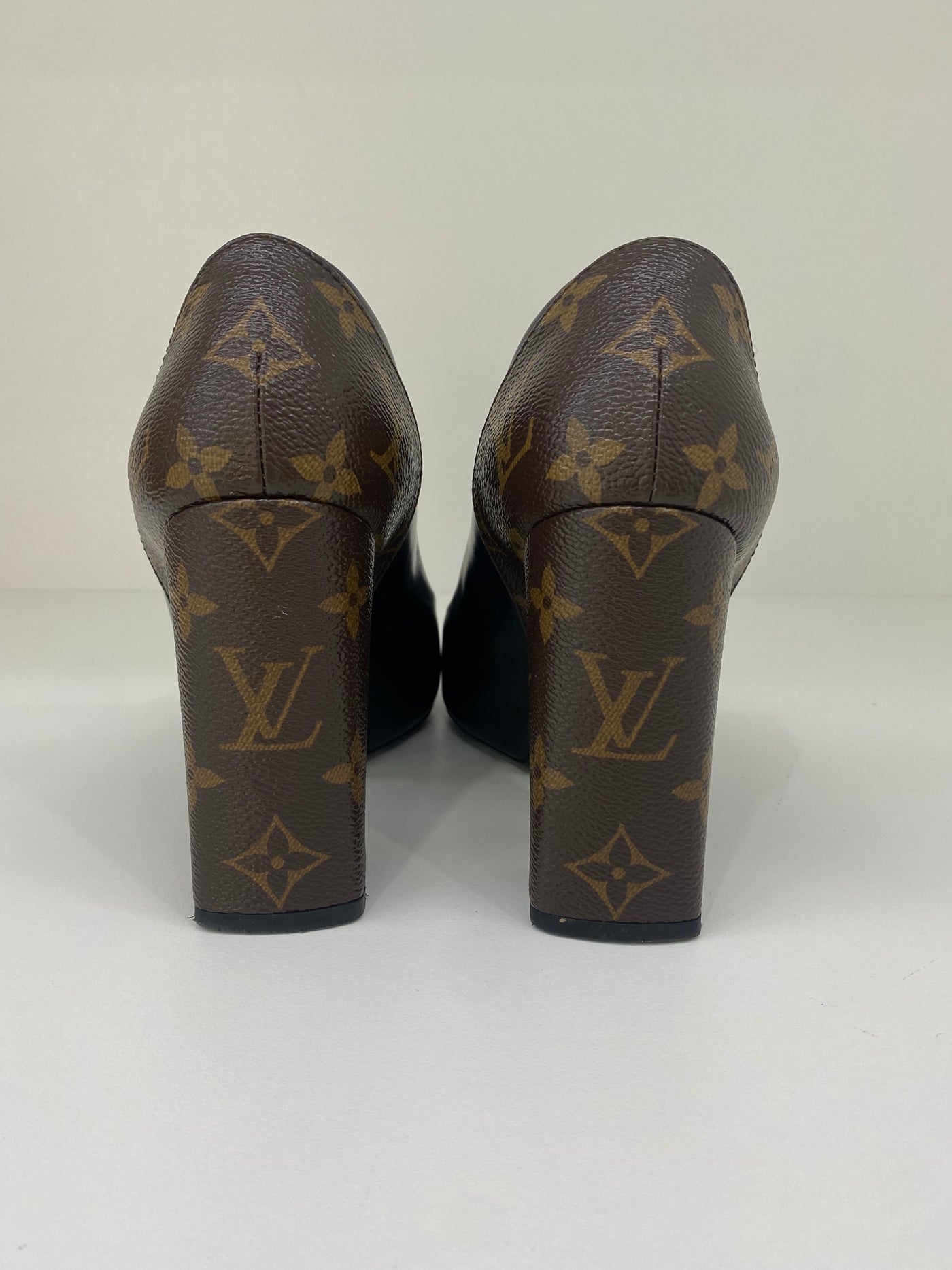 Louis Vuitton High Heels Black & Monogram 37