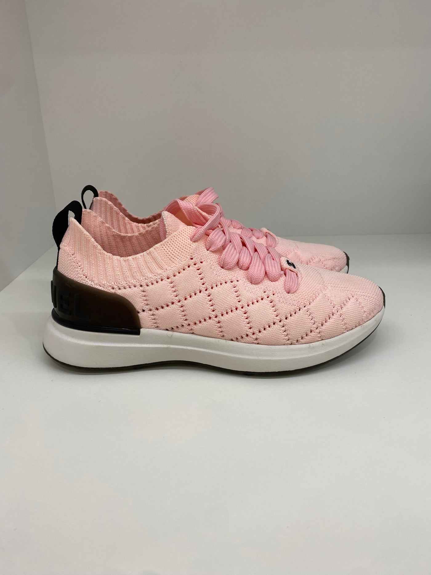 Chanel Sneakers Pink Size 36 1/2