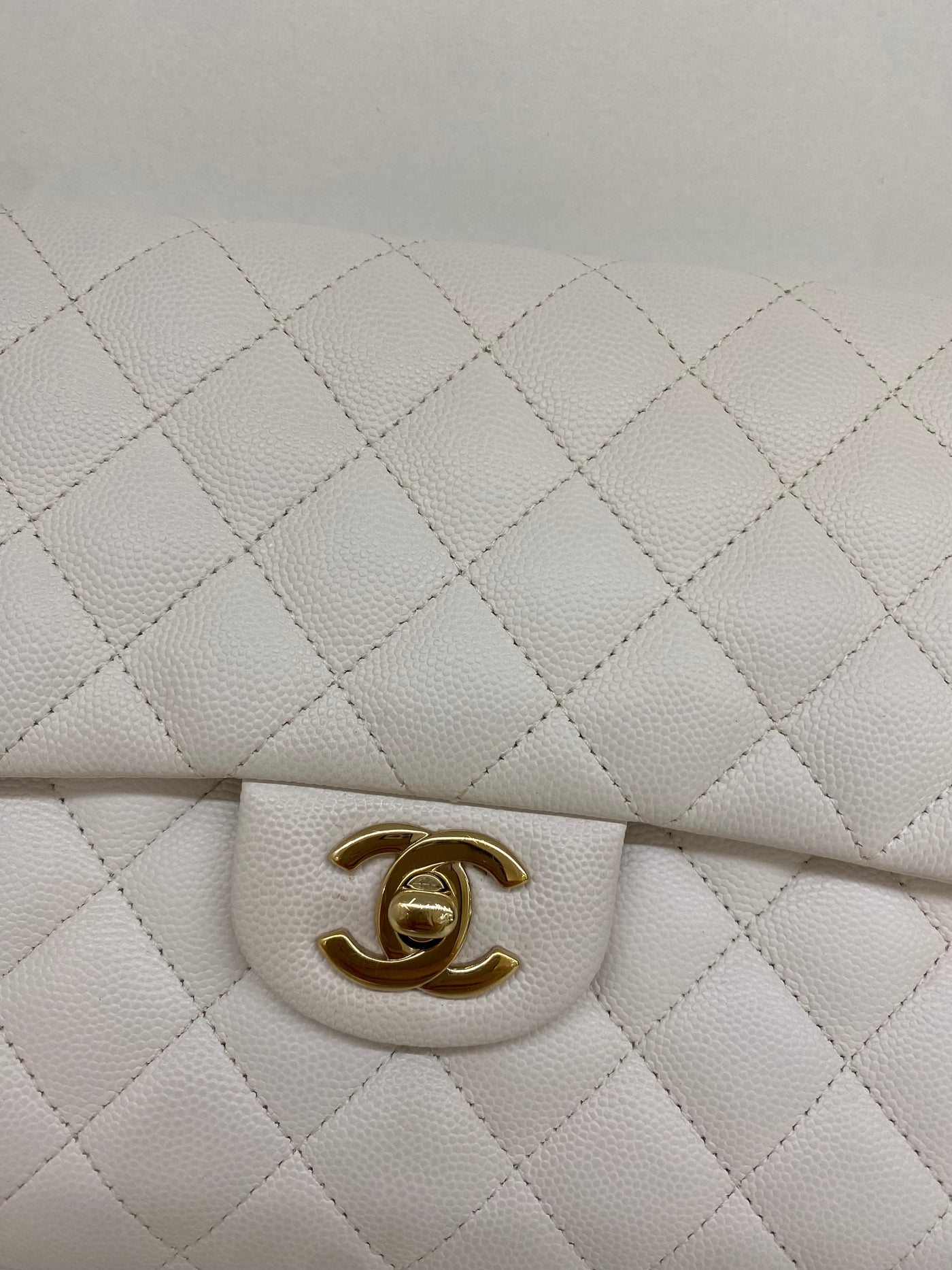 Chanel Clutch Off-White GHW