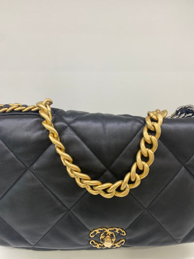Chanel 19 Maxi Flap Black Lambskin