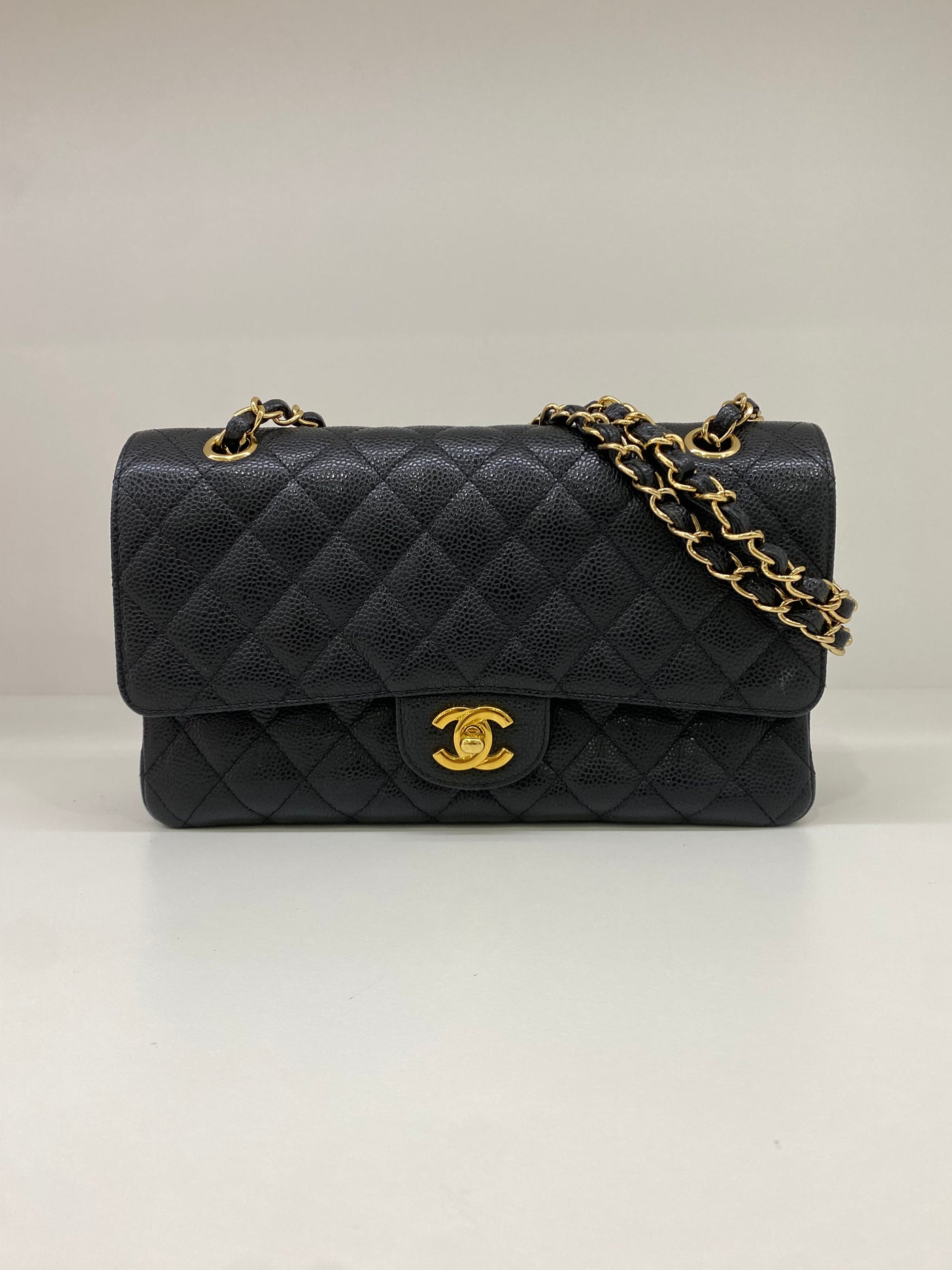 Chanel Classic Flap Medium Black Caviar GHW