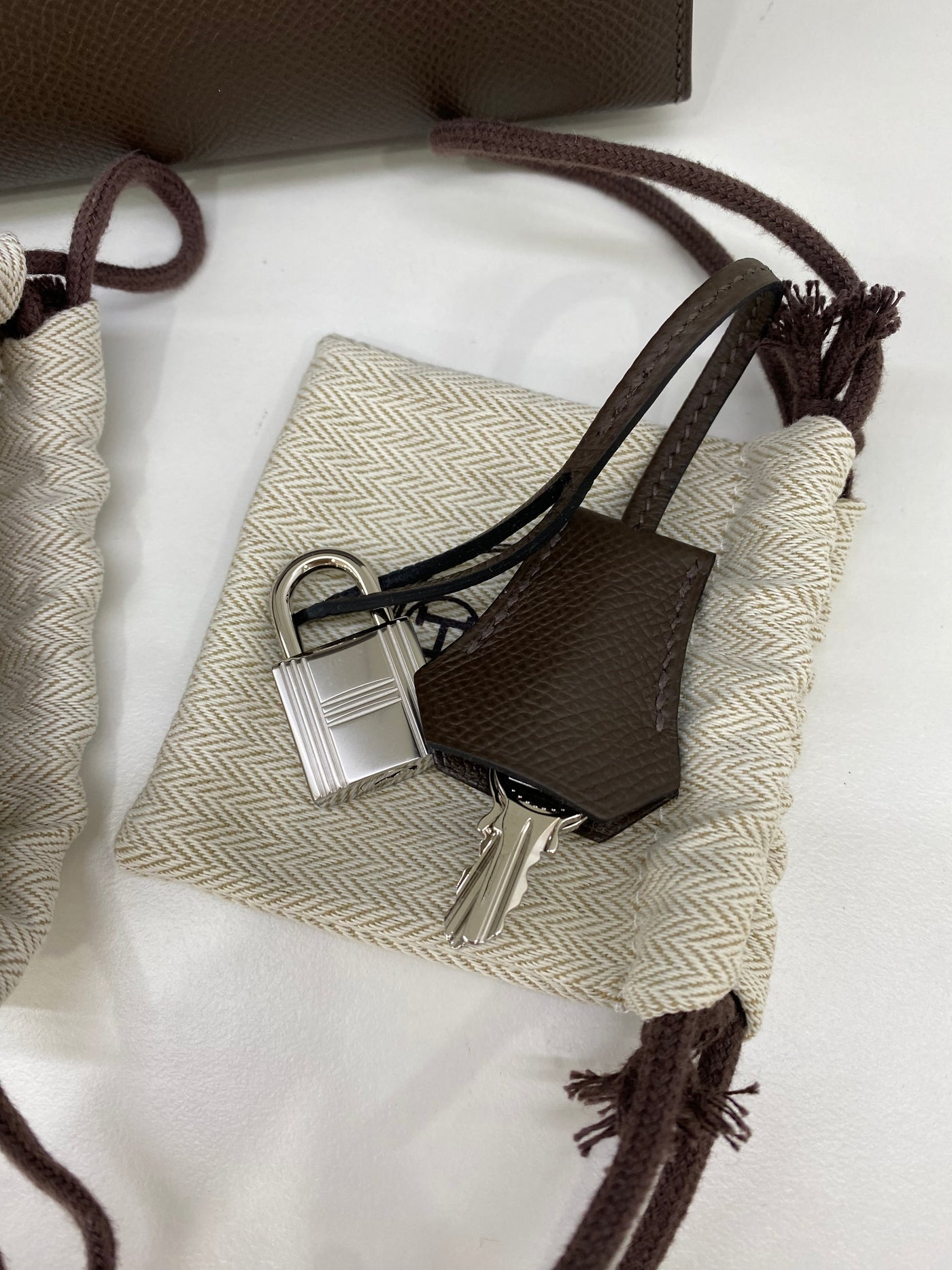 Hermes Kelly 25 Sellier Epsom Ecorce PHW