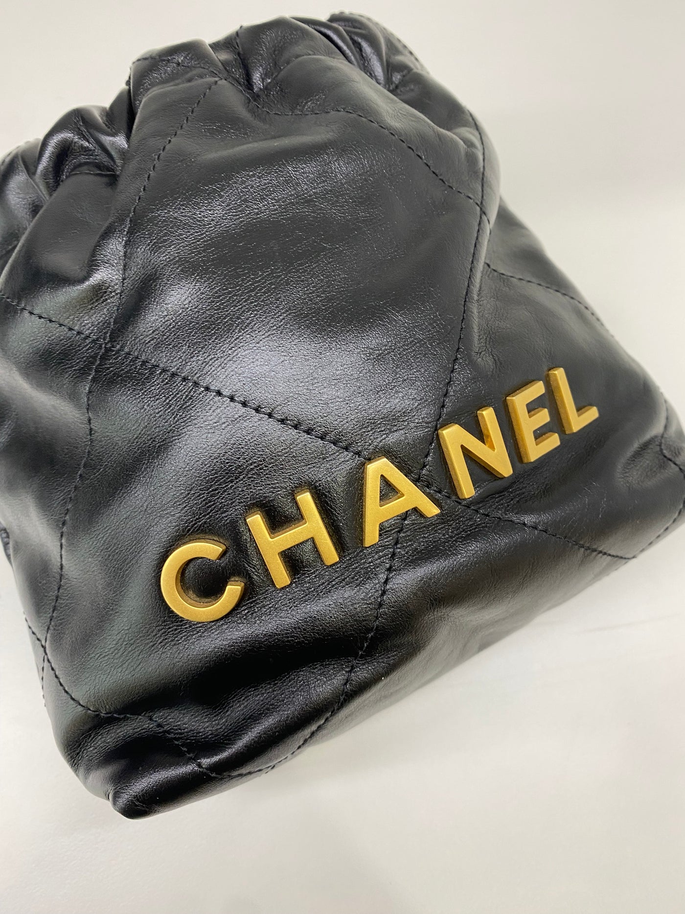 Chanel 22 Mini Black GHW (microchipped)