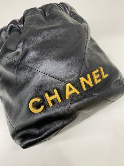 Chanel 22 Mini Black GHW (microchipped)