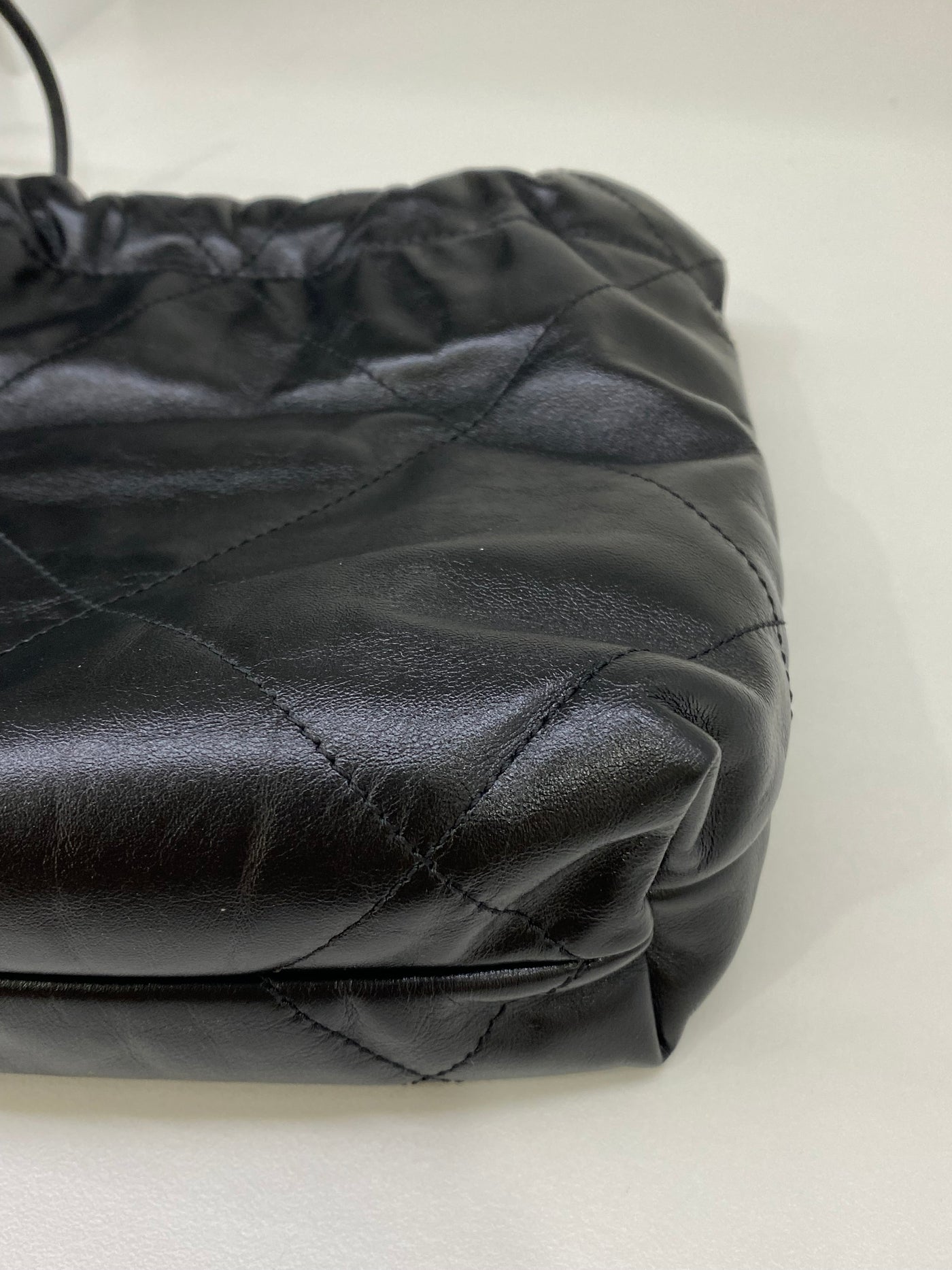 Chanel 22 Mini Black GHW (microchipped)