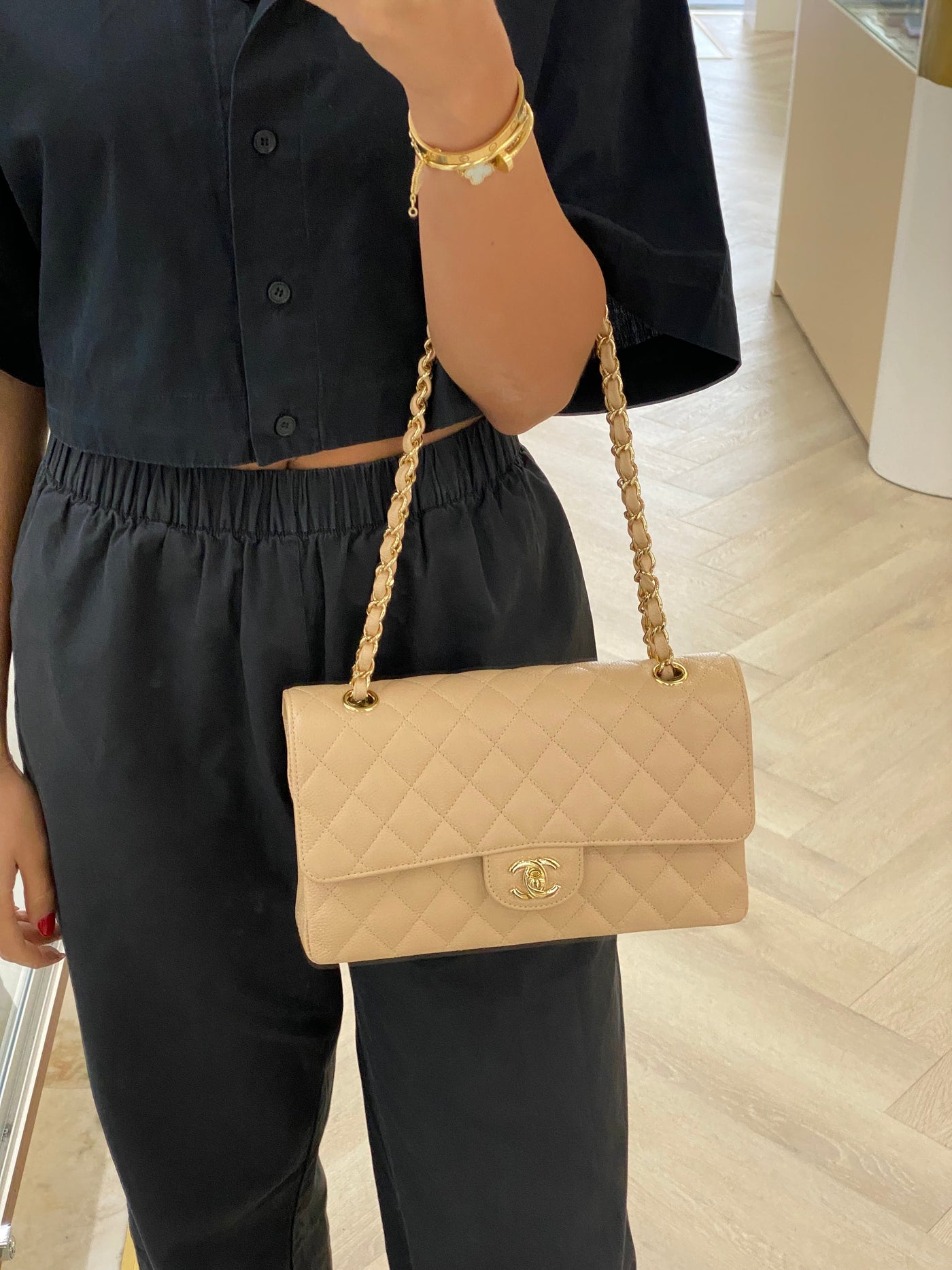 Chanel Classic Flap Medium Beige Caviar GHW (microchipped)
